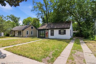 10431 Corning Street, Oak Park, MI 48237