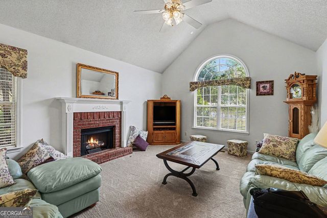130 Orchard Way SE, Calhoun, GA 30701