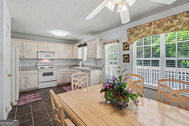 130 Orchard Way SE, Calhoun, GA 30701