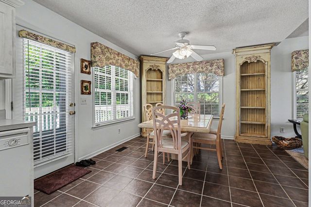 130 Orchard Way SE, Calhoun, GA 30701