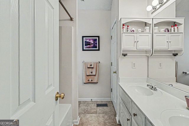 130 Orchard Way SE, Calhoun, GA 30701