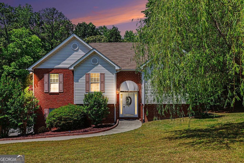130 Orchard Way SE, Calhoun, GA 30701