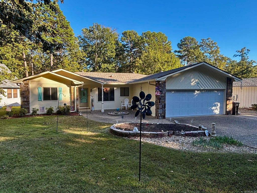 7 Laguna Way, Hot Springs Village, AR 71909