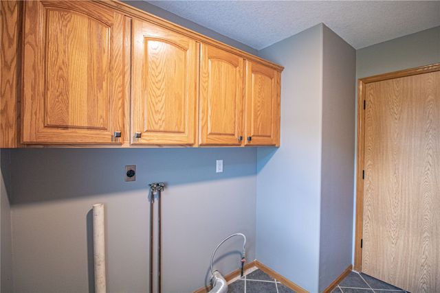 2050 Sky View Drive, Marion, IA 52302