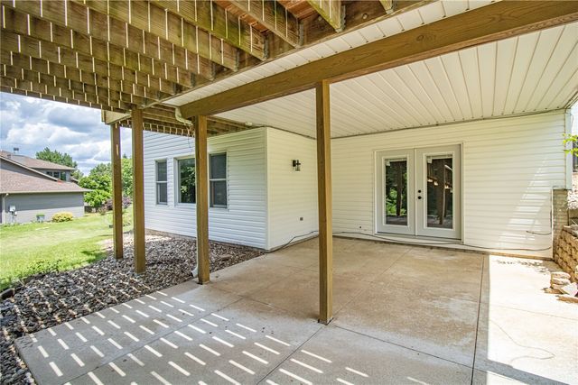 2050 Sky View Drive, Marion, IA 52302