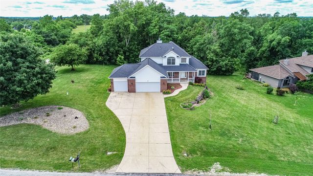 2050 Sky View Drive, Marion, IA 52302