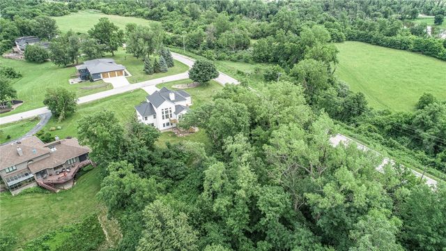 2050 Sky View Drive, Marion, IA 52302