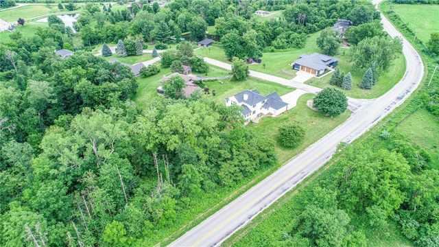2050 Sky View Drive, Marion, IA 52302