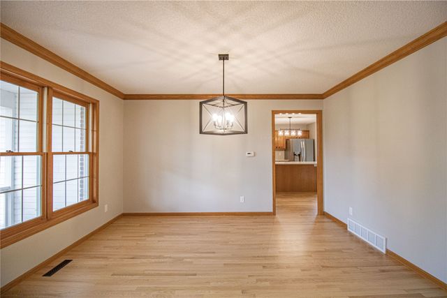 2050 Sky View Drive, Marion, IA 52302