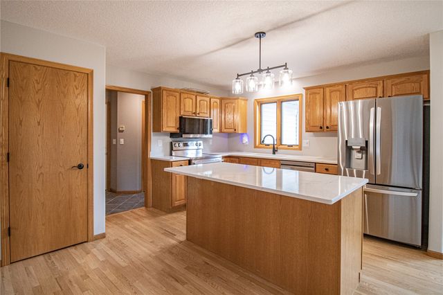 2050 Sky View Drive, Marion, IA 52302