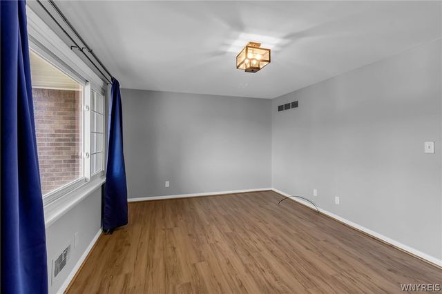 275 North Willowlawn Parkway, Cheektowaga, NY 14206