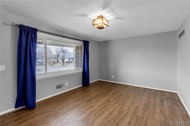 275 North Willowlawn Parkway, Cheektowaga, NY 14206