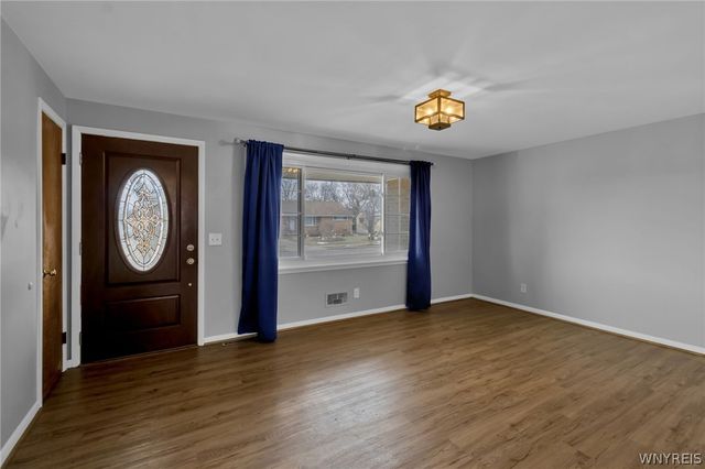 275 North Willowlawn Parkway, Cheektowaga, NY 14206