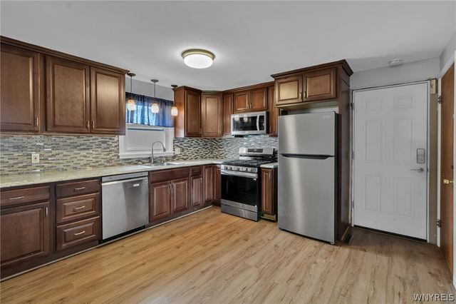 275 North Willowlawn Parkway, Cheektowaga, NY 14206