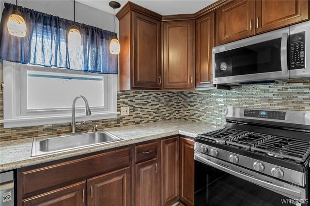 275 North Willowlawn Parkway, Cheektowaga, NY 14206