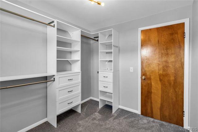 275 North Willowlawn Parkway, Cheektowaga, NY 14206