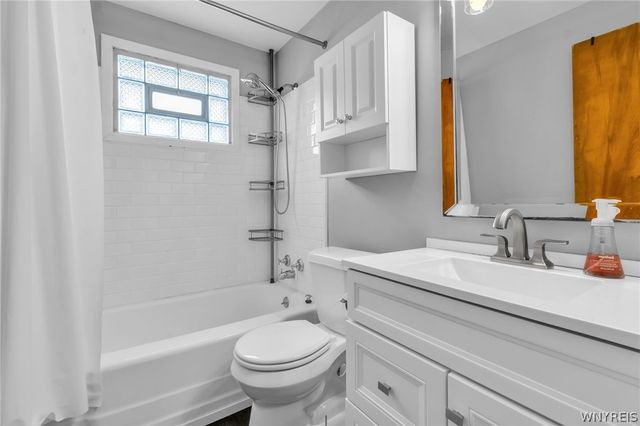 275 North Willowlawn Parkway, Cheektowaga, NY 14206