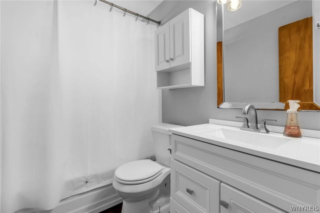 275 North Willowlawn Parkway, Cheektowaga, NY 14206