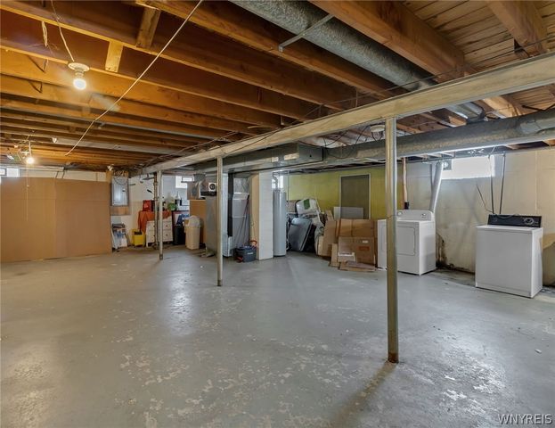 275 North Willowlawn Parkway, Cheektowaga, NY 14206