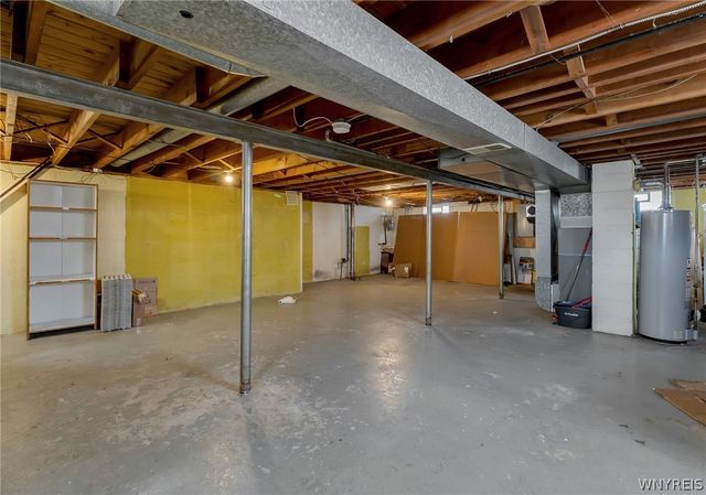 275 North Willowlawn Parkway, Cheektowaga, NY 14206