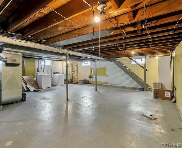 275 North Willowlawn Parkway, Cheektowaga, NY 14206