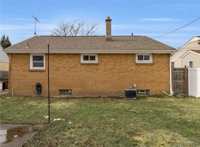 275 North Willowlawn Parkway, Cheektowaga, NY 14206