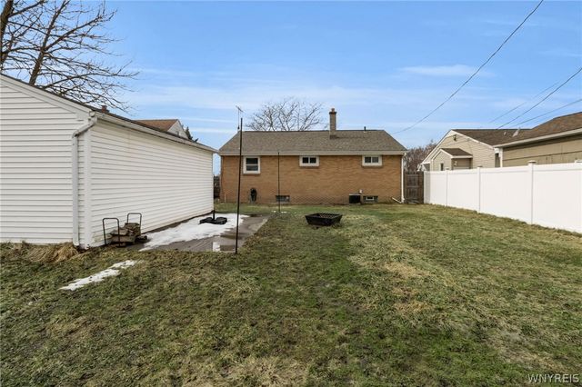 275 North Willowlawn Parkway, Cheektowaga, NY 14206