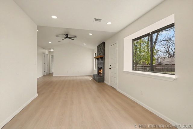 119 W Roanoke Street N, Broken Arrow, OK 74011