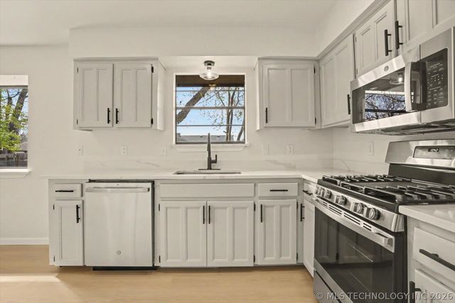 119 W Roanoke Street N, Broken Arrow, OK 74011