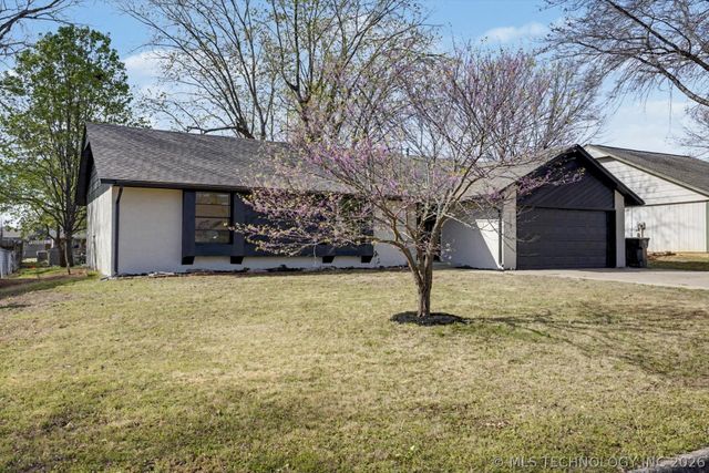 119 W Roanoke Street N, Broken Arrow, OK 74011