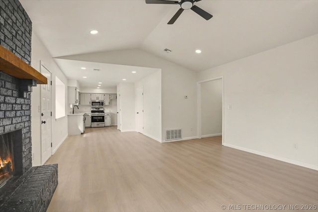 119 W Roanoke Street N, Broken Arrow, OK 74011