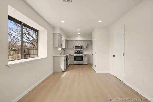 119 W Roanoke Street N, Broken Arrow, OK 74011