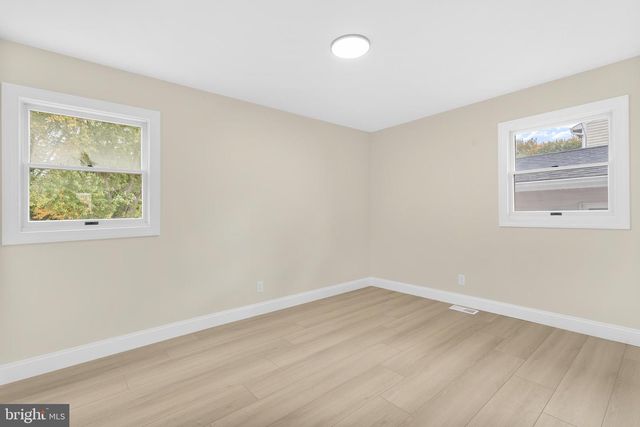 120 CANTERBURY RD, Mount Laurel, NJ 08054