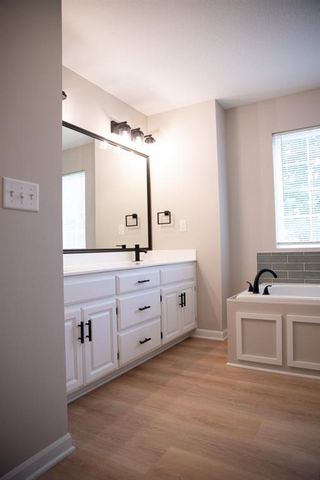 1207 N Glenview Street, Independence, MO 64056