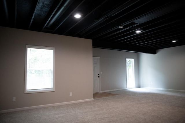 1207 N Glenview Street, Independence, MO 64056