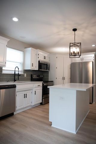 1207 N Glenview Street, Independence, MO 64056