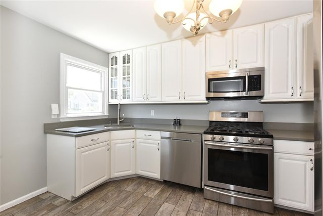 168 Von Huenfeld Street, Massapequa Park, NY 11762