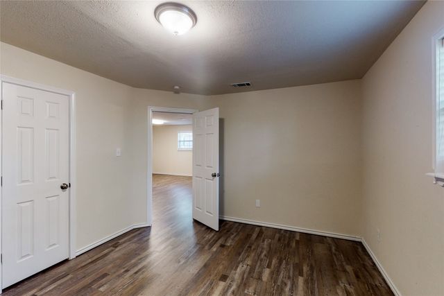 4413 Vermont Avenue B, Fort Worth, TX 76115