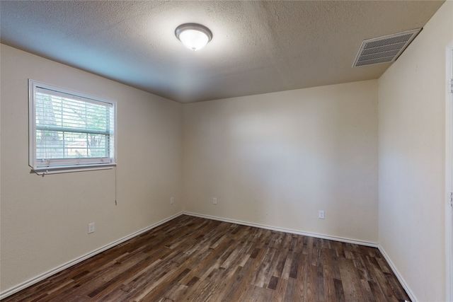 4413 Vermont Avenue B, Fort Worth, TX 76115