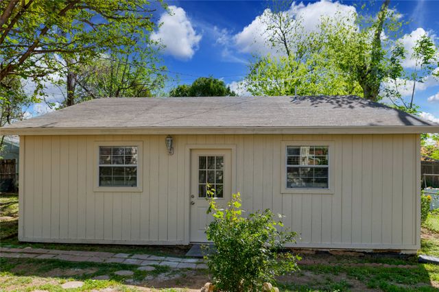 4413 Vermont Avenue B, Fort Worth, TX 76115