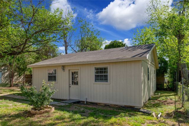 4413 Vermont Avenue B, Fort Worth, TX 76115