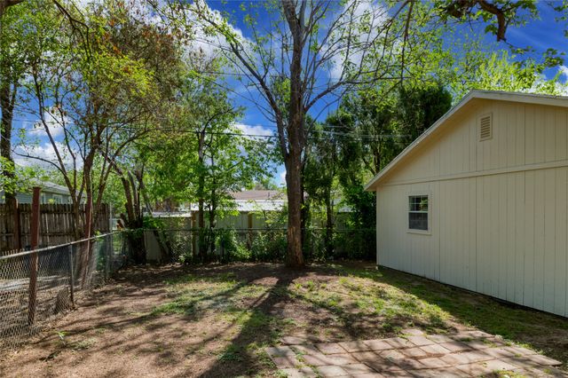 4413 Vermont Avenue B, Fort Worth, TX 76115