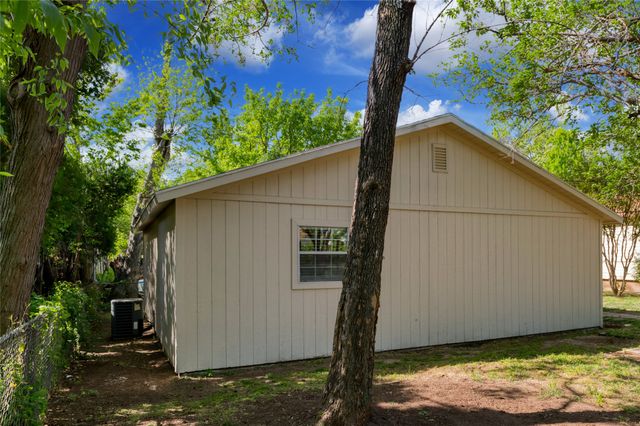 4413 Vermont Avenue B, Fort Worth, TX 76115