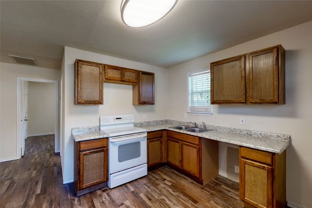 4413 Vermont Avenue B, Fort Worth, TX 76115