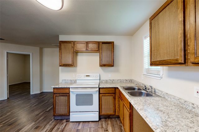 4413 Vermont Avenue B, Fort Worth, TX 76115
