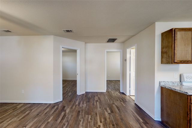 4413 Vermont Avenue B, Fort Worth, TX 76115