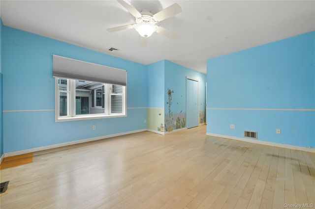 13 Cynthia Lane, Plainview, NY 11803