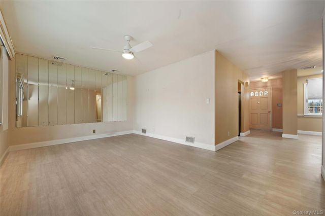 13 Cynthia Lane, Plainview, NY 11803