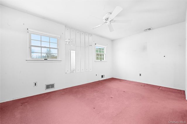 13 Cynthia Lane, Plainview, NY 11803