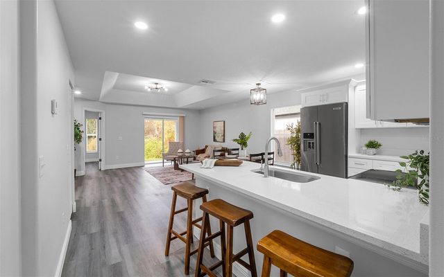 212 2ND AVENUE SE, Lutz, FL 33549